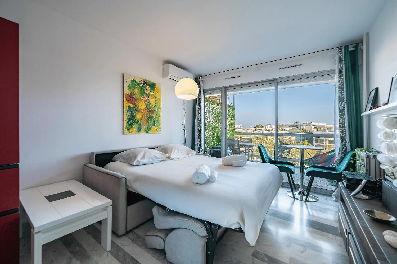 Studio Vue Mer Et Montagnes, Avec Piscine Antibes Apartament