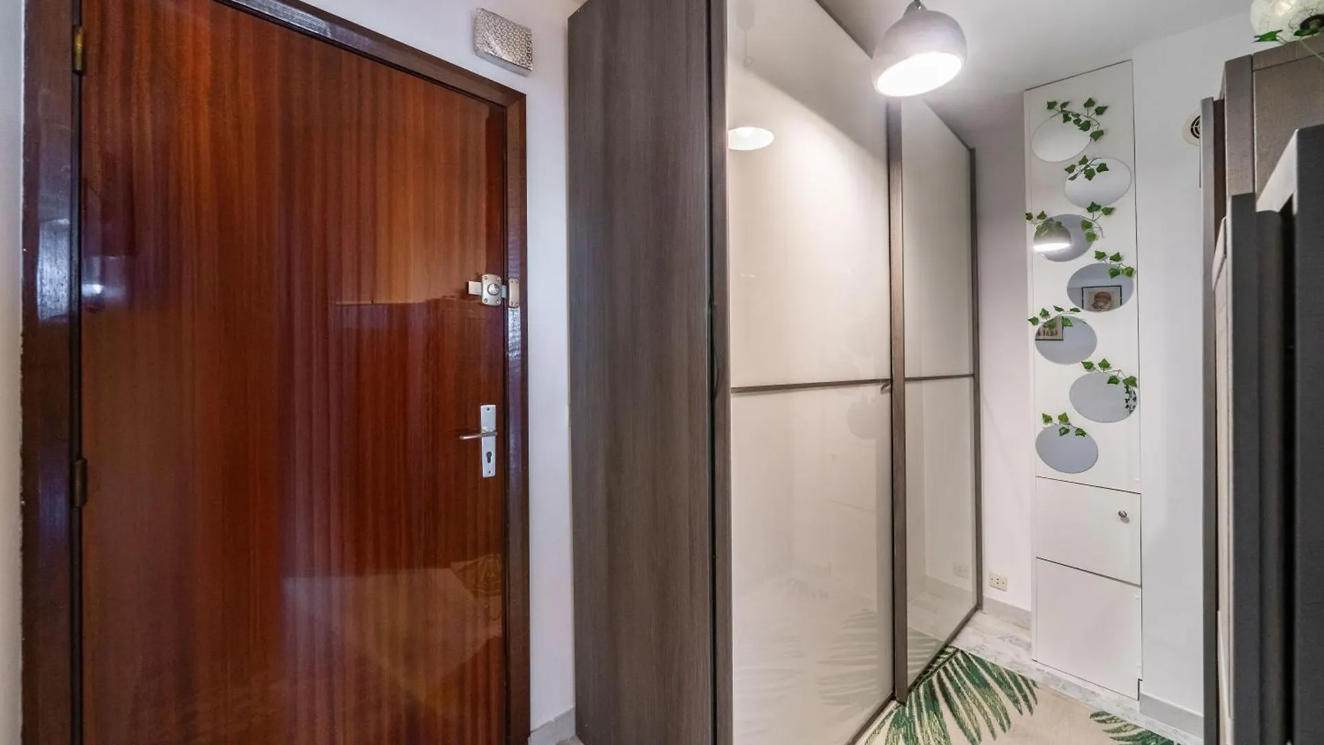 Studio Vue Mer Et Montagnes, Avec Piscine Antibes Apartament