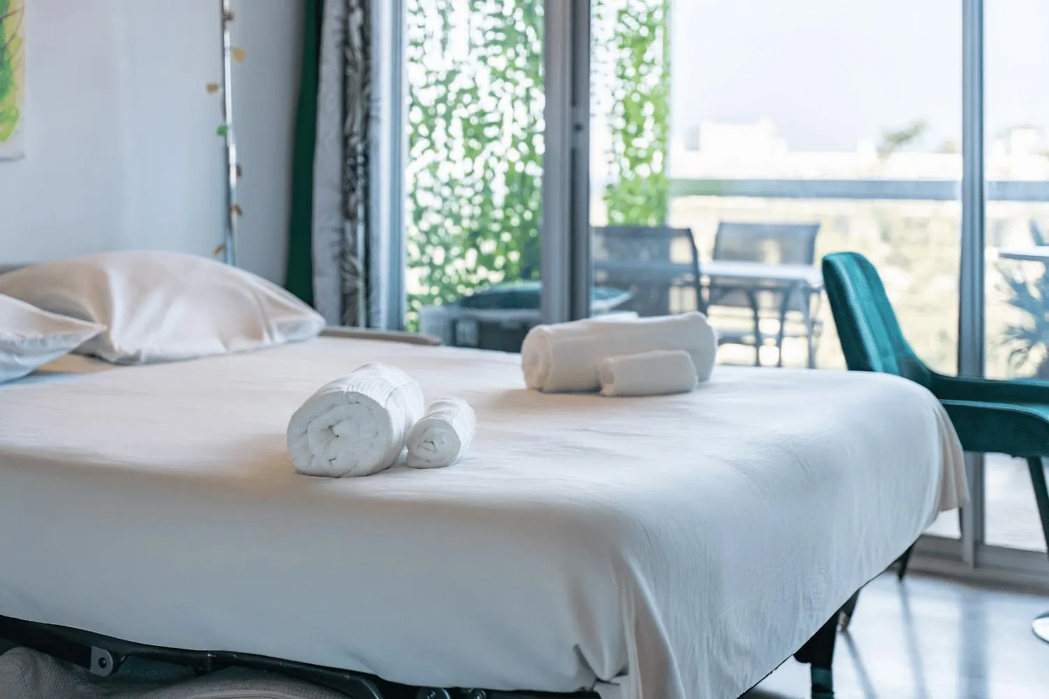 Studio Vue Mer Et Montagnes, Avec Piscine Antibes France