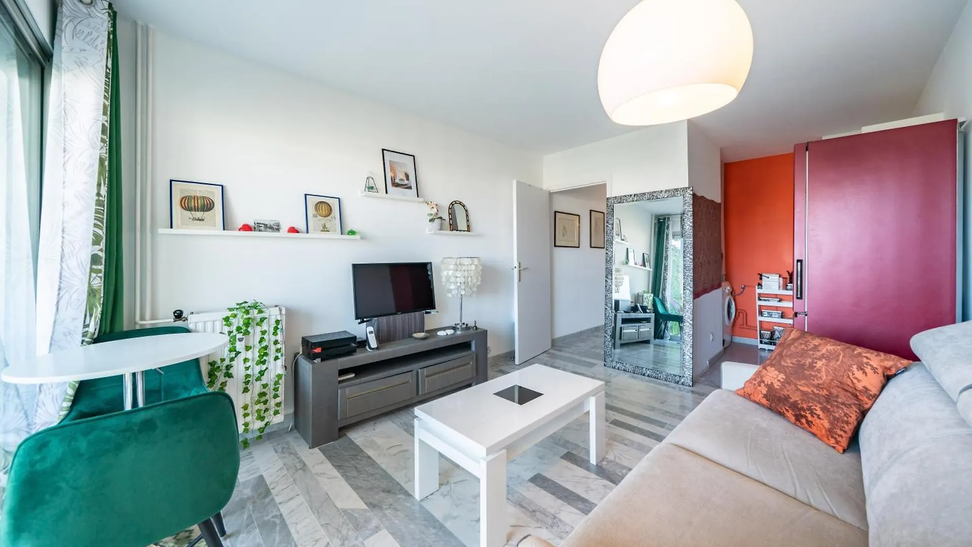 Studio Vue Mer Et Montagnes, Avec Piscine Antibes France