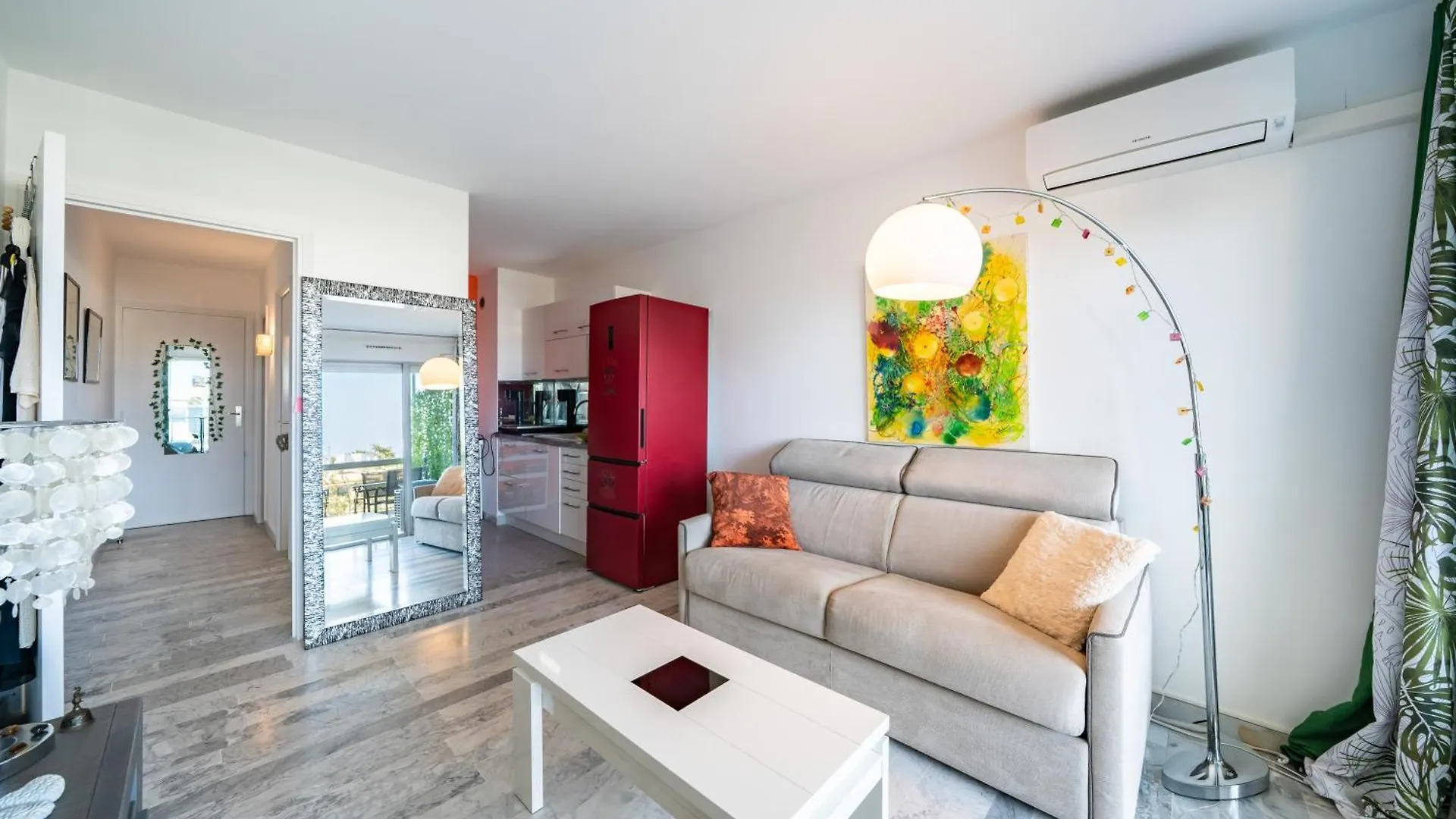 Studio Vue Mer Et Montagnes, Avec Piscine Antibes Apartment