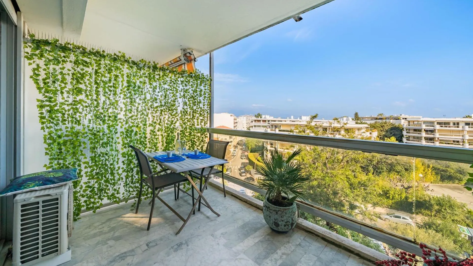 Studio Vue Mer Et Montagnes, Avec Piscine Antibes 0*,